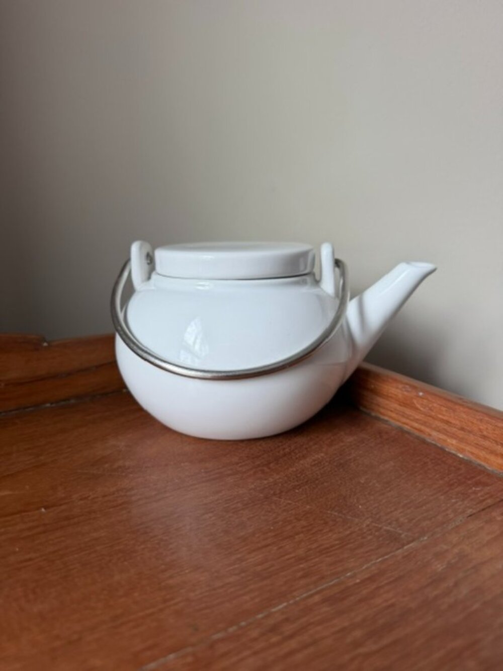 Simple White Tea Pot